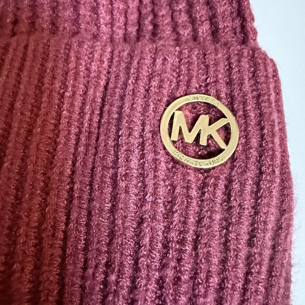 Michael Kors Adult Women’s Wine Burgundy Logo Cuff Knit Warm Beanie Hat New - Picture 2 of 7